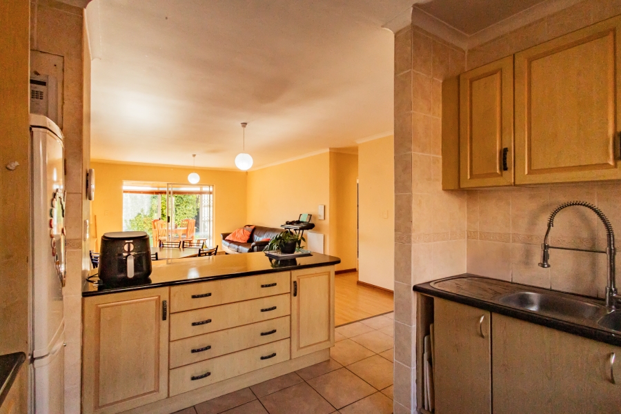 2 Bedroom Property for Sale in Kenridge Western Cape